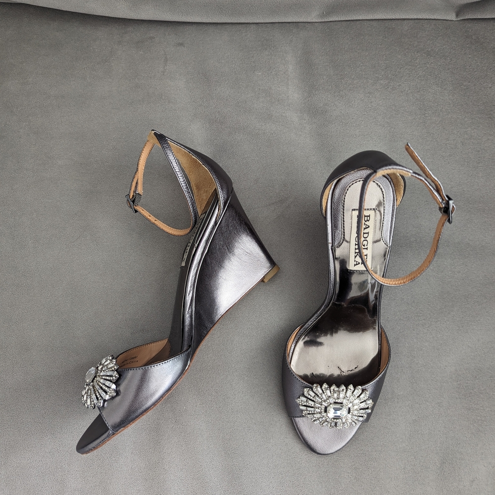 Badgley Mischka Women's Silver Wedge Shoes